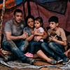 familia-cabaña-inprovisados